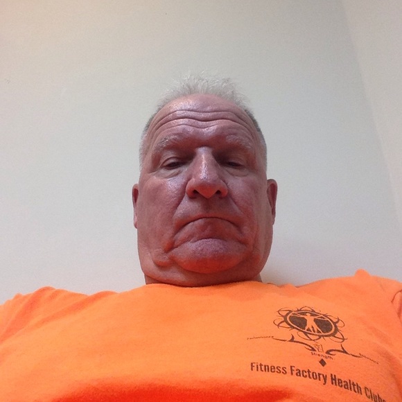 Profile Picture of Robert Bechberger (@rbechberger) on Poshmark