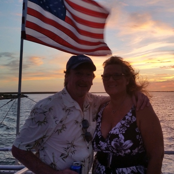 Profile Picture of Lisa Dessent (@lrscheetz) on Poshmark