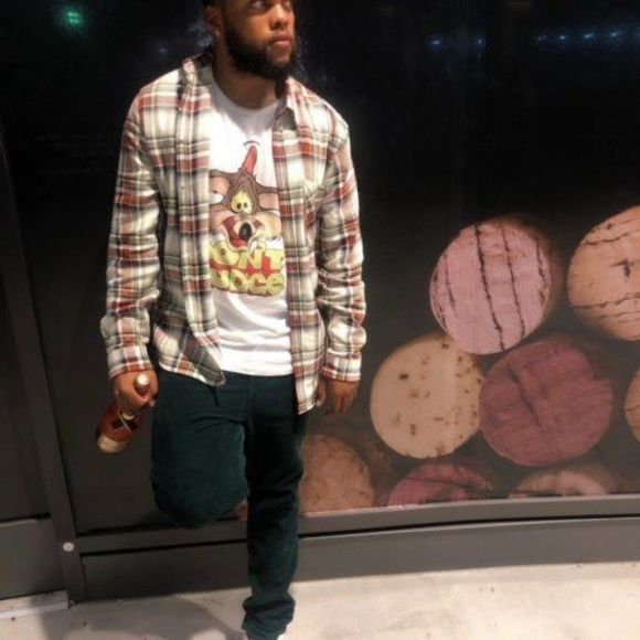 Profile Picture of Frank Alexander (@yesfrankcan) on Poshmark
