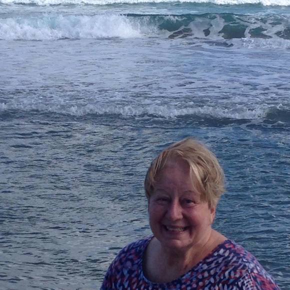 Profile Picture of Lea ann Schneider (@leaanngray) on Poshmark