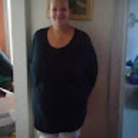 Profile Picture of Dawn Trautman (@trautmandawn77) on Poshmark