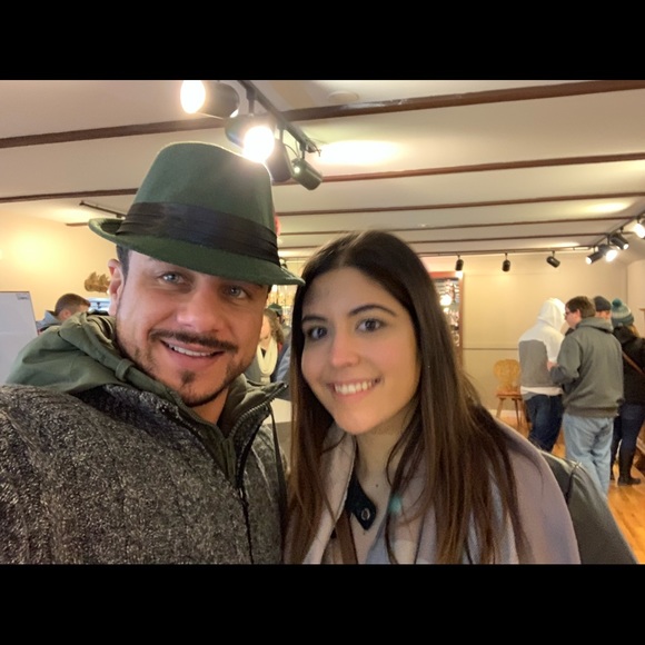 Profile Picture of Stephanie Correia (@funnycorreia30) on Poshmark