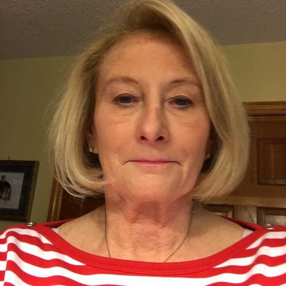 Profile Picture of Joanne Accetta (@boxermon84) on Poshmark