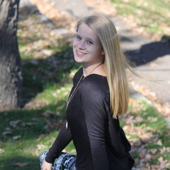 Profile Picture of Michala Vanheel (@michalavanheel) on Poshmark