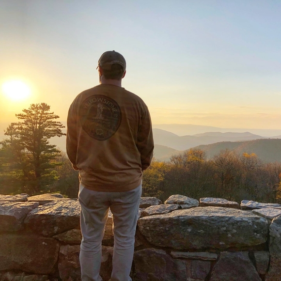 Profile Picture of Taylor Winternitz (@taaaylor15) on Poshmark