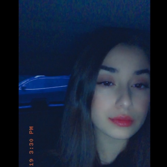 Profile Picture of Enessa Karapetyan (@enessakara) on Poshmark