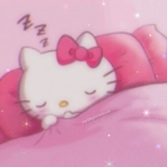 Profile Picture of Chloe Mullins (@chloemullins768) on Poshmark