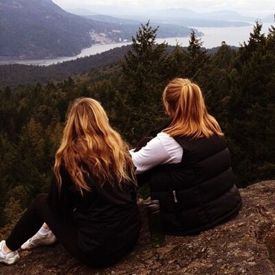 Profile Picture of Cassandra Hanson (@cassandra_tb) on Twitter