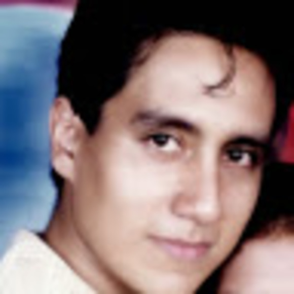 Profile Picture of Carlos Perez (@carofe2000) on Poshmark