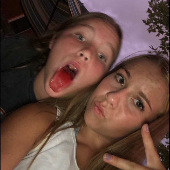 Profile Picture of Lillian Schmidt (@lilliannikolee) on Poshmark