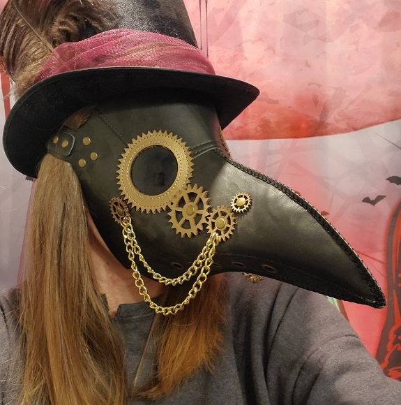 Profile Picture of Kimberly Bates (@kimbydbates) on Poshmark