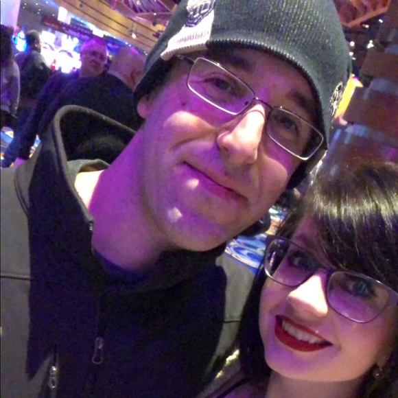 Profile Picture of Maria Vanalstyne (@mvanalstyne) on Poshmark