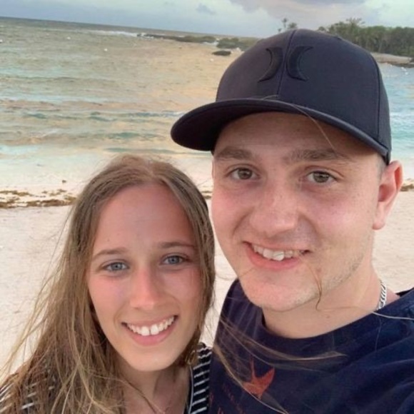 Profile Picture of Jessica Patry (@laptitepatry) on Poshmark