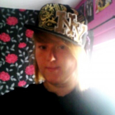 Profile Picture of Josh Me At Six (@layl_m) on Twitter
