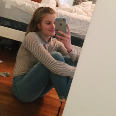 Profile Picture of Claire 🤘🏼 (@ClaireStover11) on Twitter