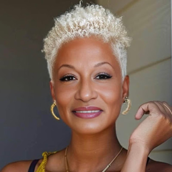 Profile Picture of Hjordis (@simplyjordie) on Poshmark