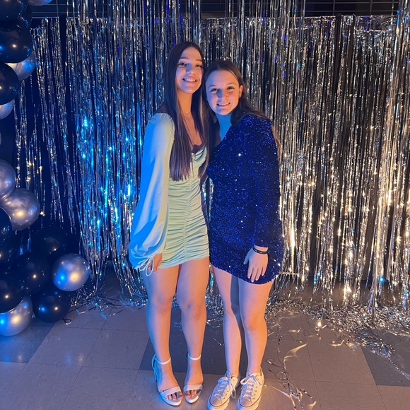 Lizzie Faris - Poshmark Profile Picture of Lizzie Faris (@lizzieafaris) on Poshmark