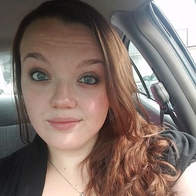 Profile Picture of Amber Atchison (@SmileyRoseMarie) on Twitter