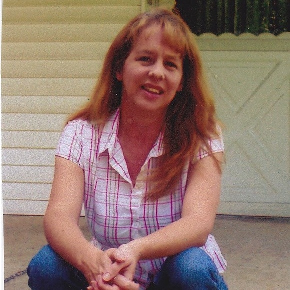 Profile Picture of Barb Stanforth (@barbstanforth) on Poshmark