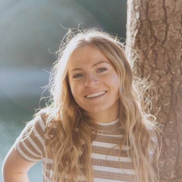 Profile Picture of Jillian Phillips (@jilliphillips) on Poshmark