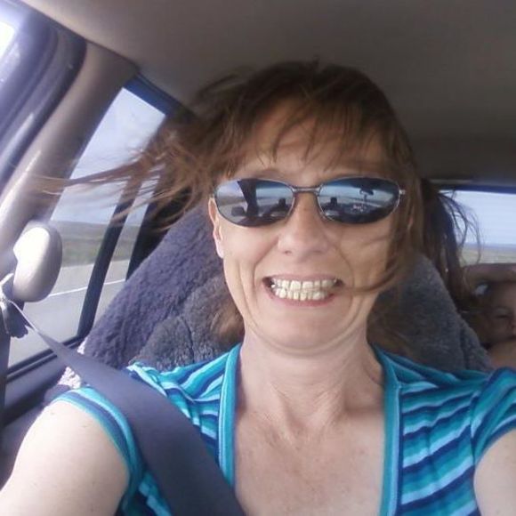 Profile Picture of Anissa Grooters (@anissagrooters) on Poshmark