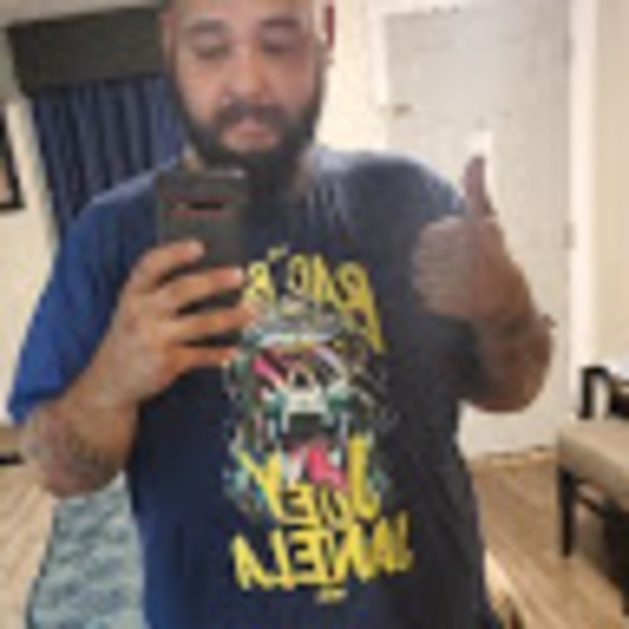 Profile Picture of Kevin Bedard (@kbedard90391) on Poshmark