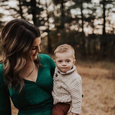 Profile Picture of Allison (@allyweaver3) on Twitter