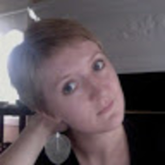 Profile Picture of Jillian Tarling (@catmamjill) on Poshmark