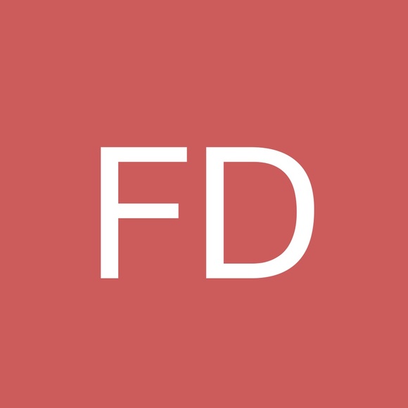 Profile Picture of Faye Daniels (@fayedaniels) on Poshmark