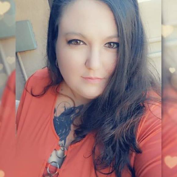 Profile Picture of Amy Murdock (@transam1987ad) on Poshmark