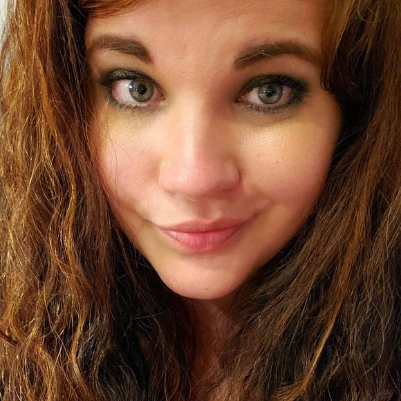 Profile Picture of Marie Ciesla (@vmariec91) on Poshmark