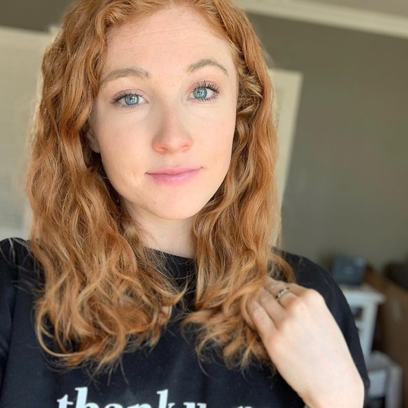 Profile Picture of Elaine Hermans (@emhermans) on Poshmark