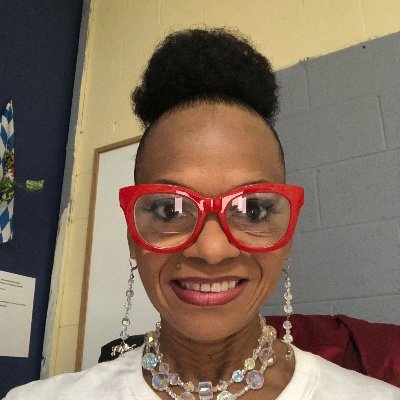 Profile Picture of Angela Brewster (@AngelaB67601980) on Twitter