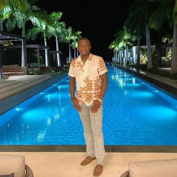 Profile Picture of Damian Gordon (@damiangordon156) on Poshmark