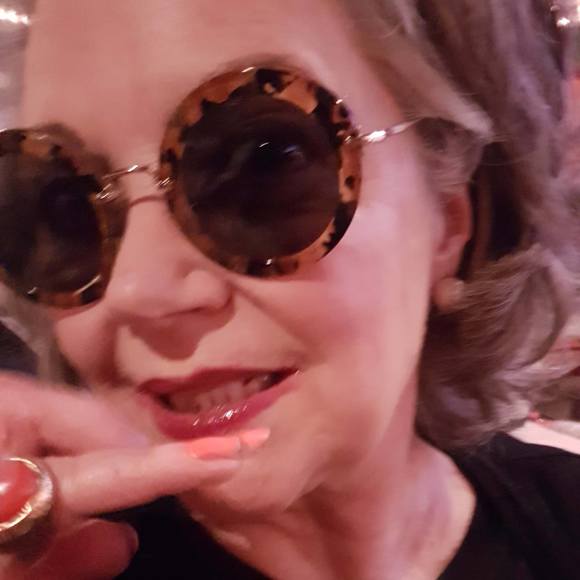 Profile Picture of Tina Wilkins (@tbeaner512) on Poshmark