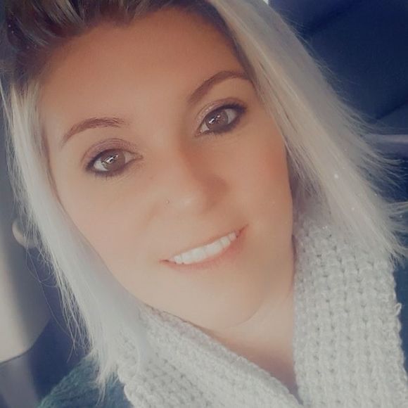 Profile Picture of Melissa Danielski miles (@melissadanielsk) on Poshmark