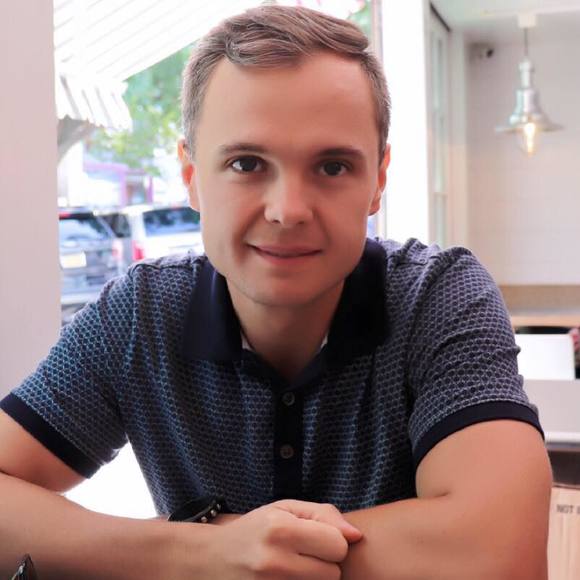 Profile Picture of Chris Holub (@kholub1989) on Poshmark