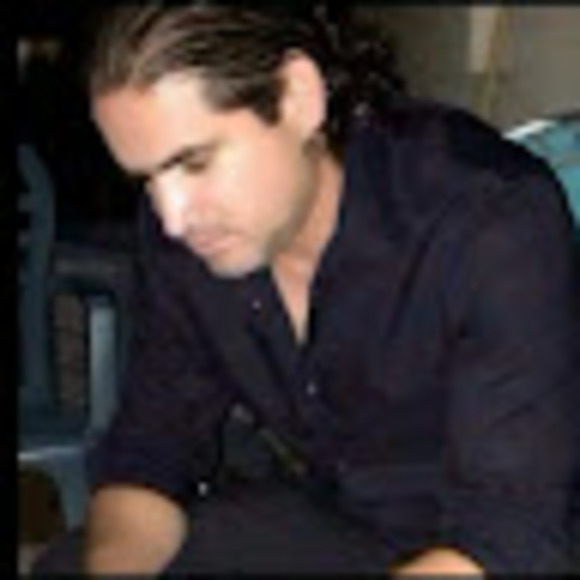 Profile Picture of David Aleman (@doaleman) on Poshmark