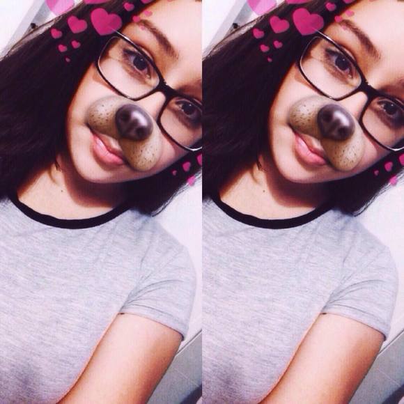 Profile Picture of Catherine Gonzalez (@cathyxelizabeth) on Poshmark