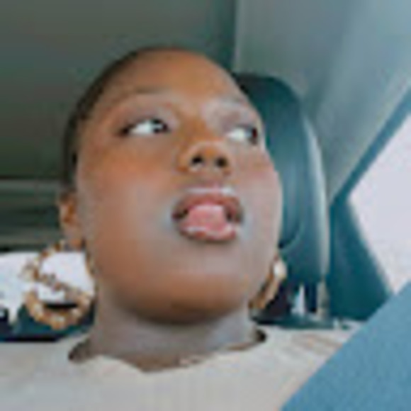 Profile Picture of Presley Barner (@presleybarner16) on Poshmark