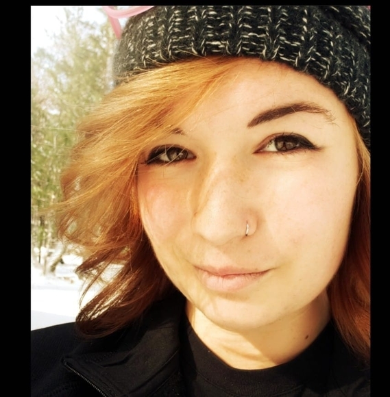 Beck Niesen - Poshmark Profile Picture of Beck Niesen (@niesen94) on Poshmark