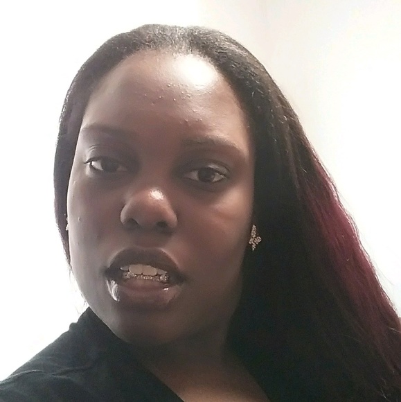 Profile Picture of Jasmine Wiggins (@mrzbeyondbeauty) on Poshmark