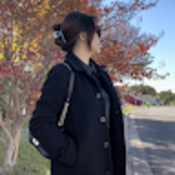 Profile Picture of Annie Bui (@anhb662006) on Poshmark