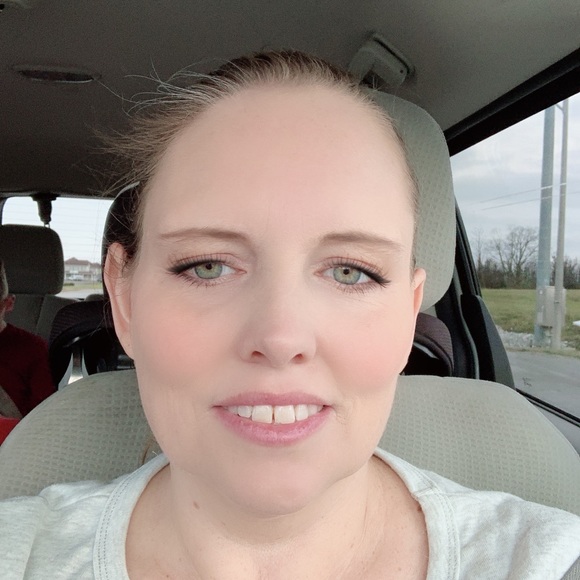 Profile Picture of Christy Mceldowney (@christyjamiem) on Poshmark