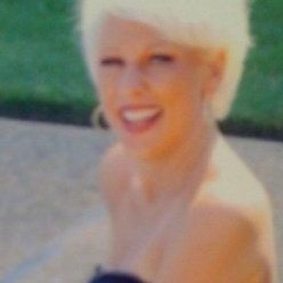 Profile Picture of Pamela Morrison (@pamelamorris446) on Poshmark