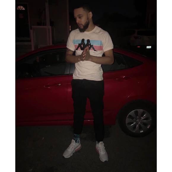 Profile Picture of Jayron Cliffton (@jsmoove401) on Poshmark