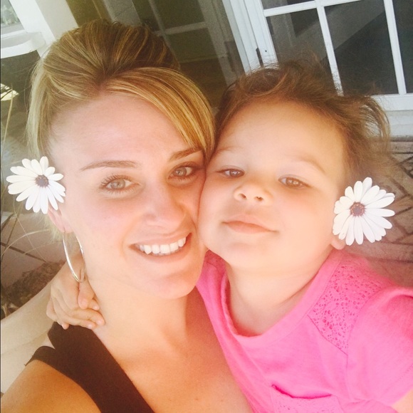 Profile Picture of Lindsey Labrot (@hoops128) on Poshmark