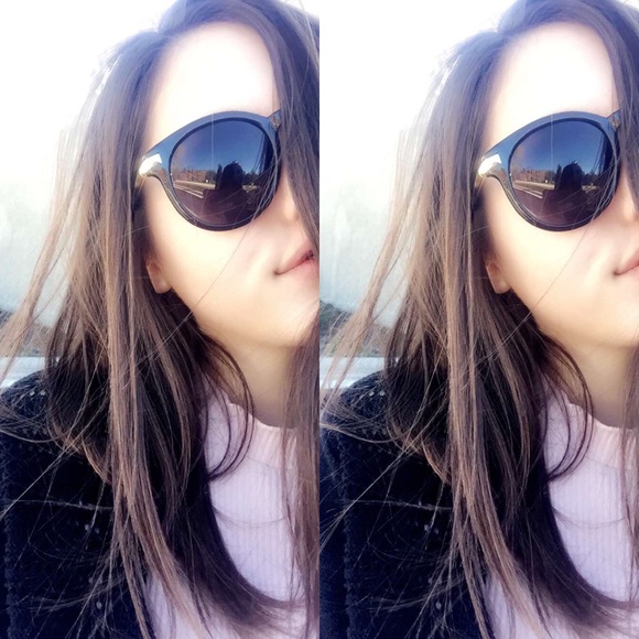 Profile Picture of Sarah Faulisi (@sarahfaulisi) on Poshmark