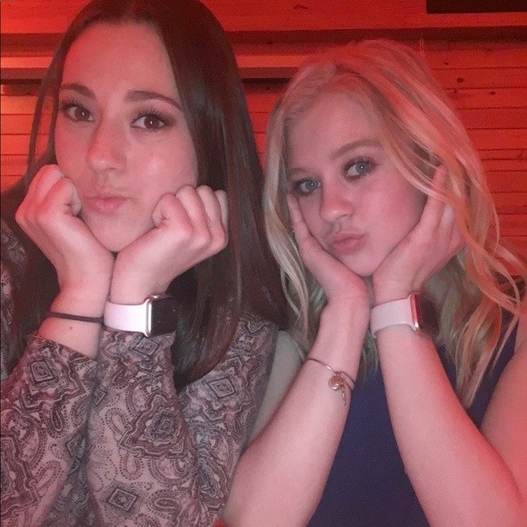 Profile Picture of Rachel Kniss (@rachelkniss) on Poshmark