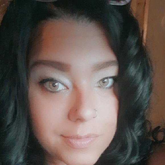 Profile Picture of Stevie Troxler (@steviernt) on Poshmark